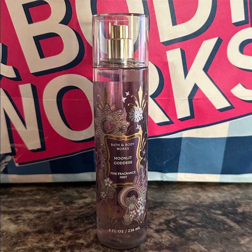 Bath & Body Works Moonlit - Picture 2 of 4